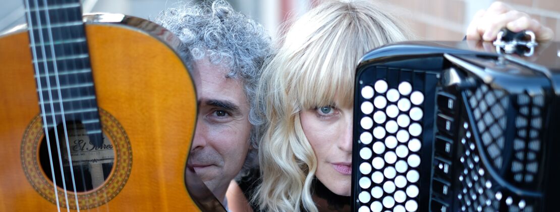 Christine Schmid und Gypsy Jazz mit Gitarre und Akkordeon